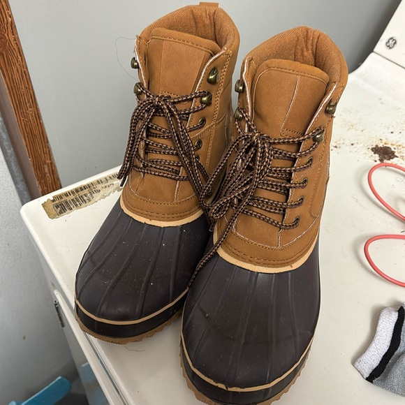 Maurice’s Honey Lace up Duck Boots size 11 - Picture 1 of 4